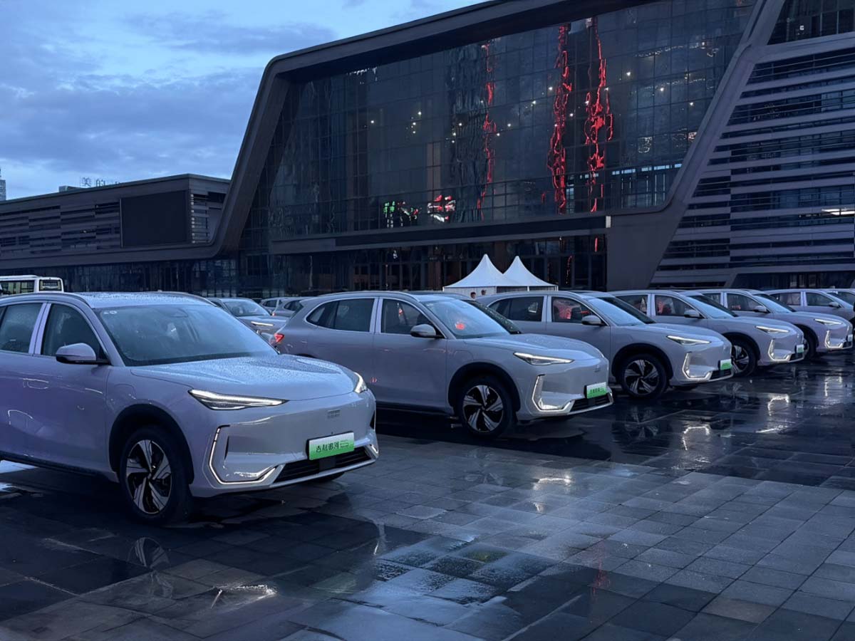 Predstavljen električni Geely Galaxy EX5